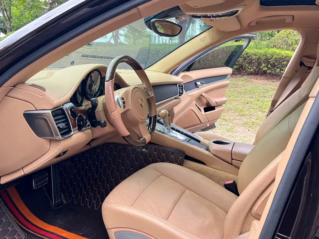 Porsche Panamera 2010 Panamera 4 3.6L