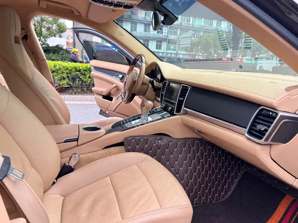 Porsche Panamera 2010 Panamera 4 3.6L