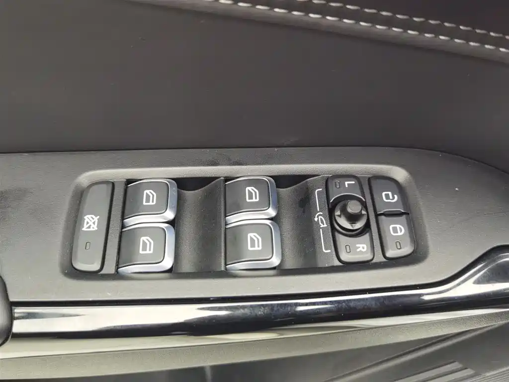 Lynk & Co 02 Hatchback 2022 2.0TD Pro