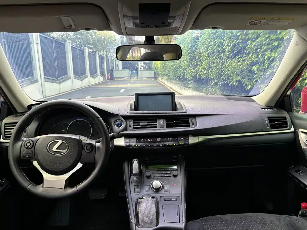 Lexus CT — миниатюра 9