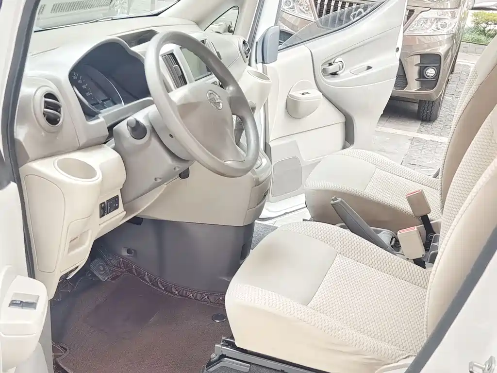 Nissan NV200 — миниатюра 6