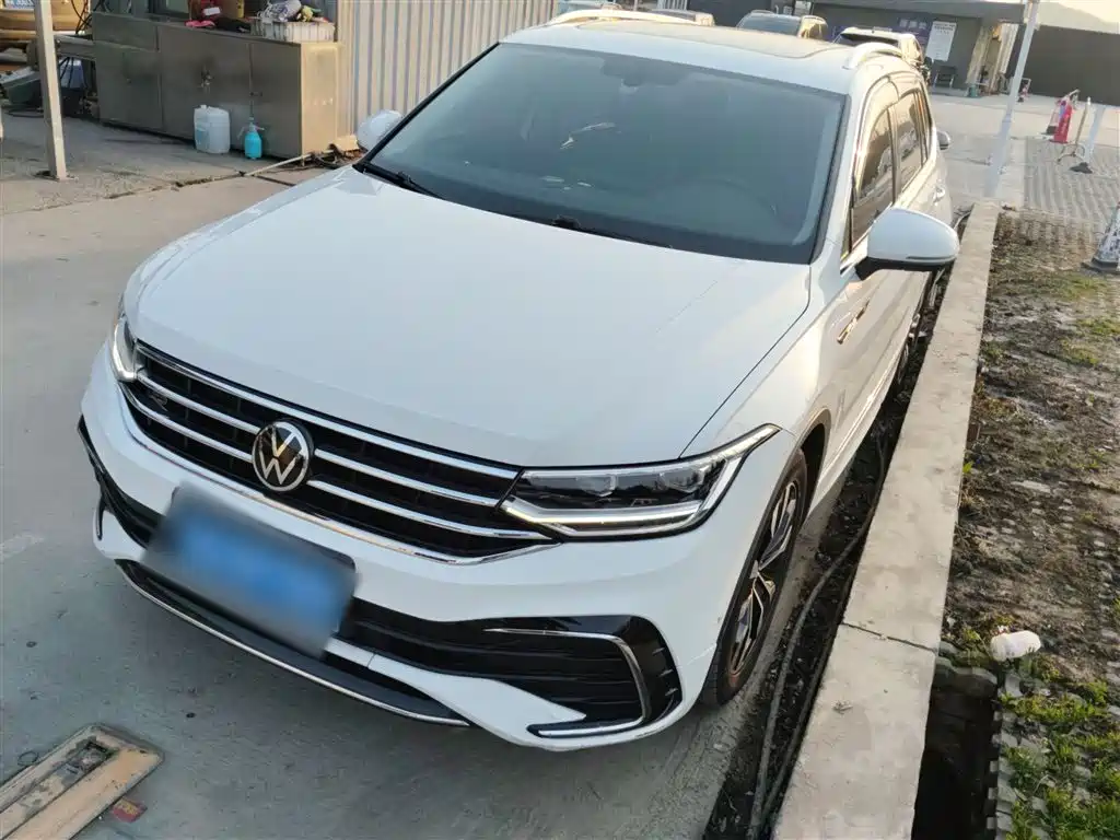 Volkswagen Tiguan L 2022