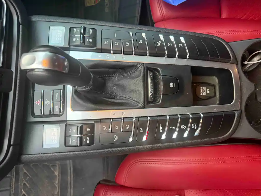 Porsche Macan — миниатюра 11