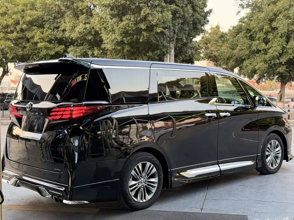 Toyota Alphard 2025 2.5L Luxury