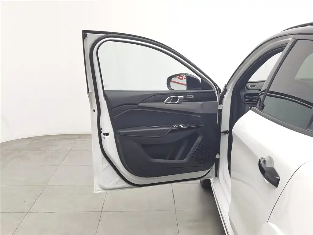 Lynk & Co 02 Hatchback 2022 2.0TD Pro