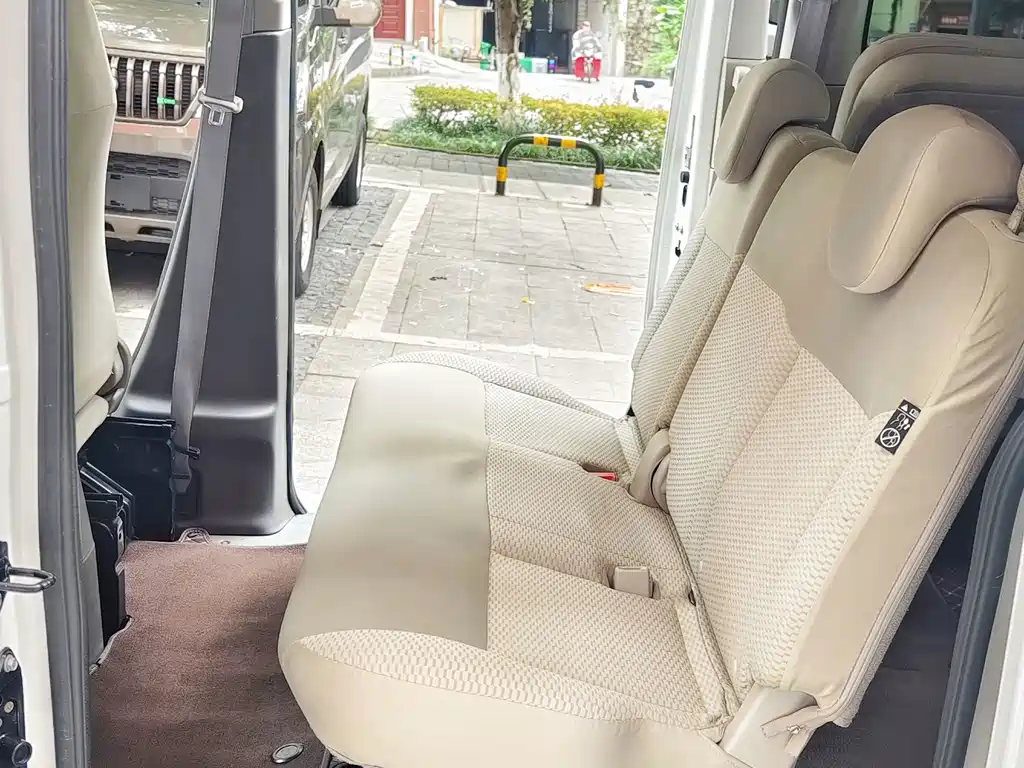 Nissan NV200 — миниатюра 9