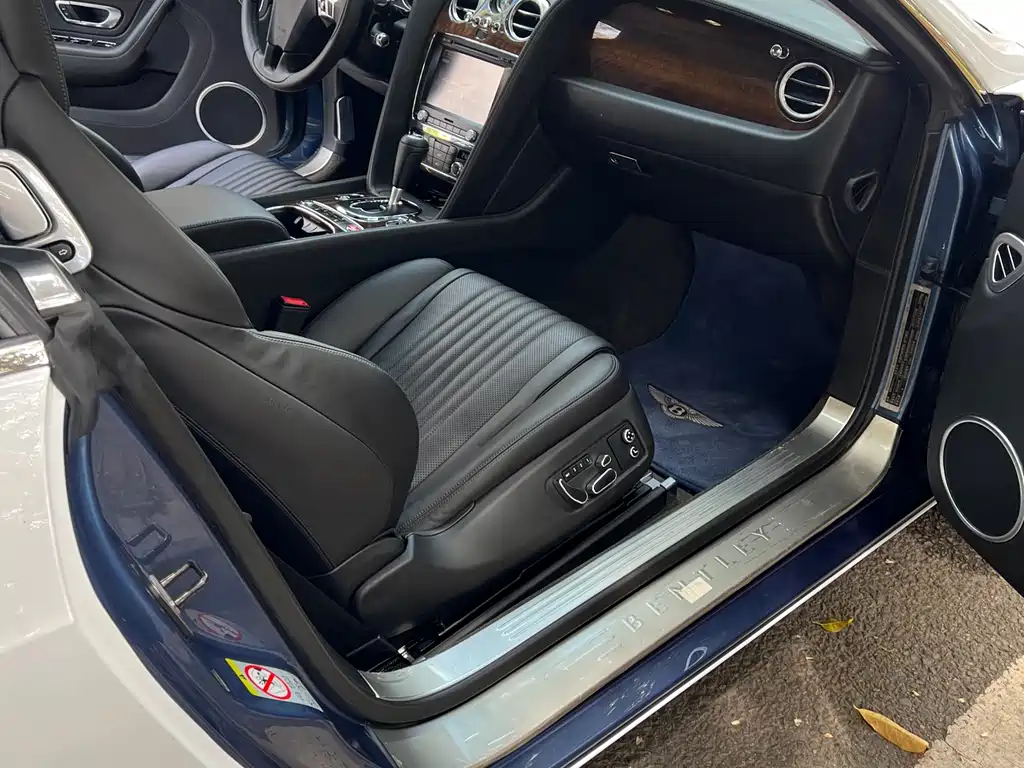 Bentley Continental 4.0T GT V8 Standard Edition, фото 11