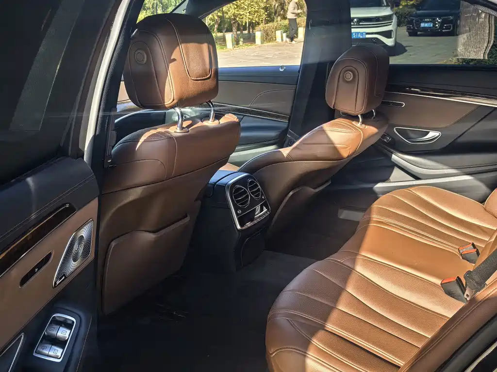 Mercedes-Benz S-Class — миниатюра 8