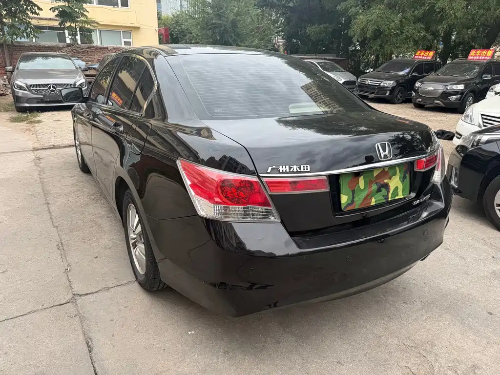 Honda Accord — миниатюра 9