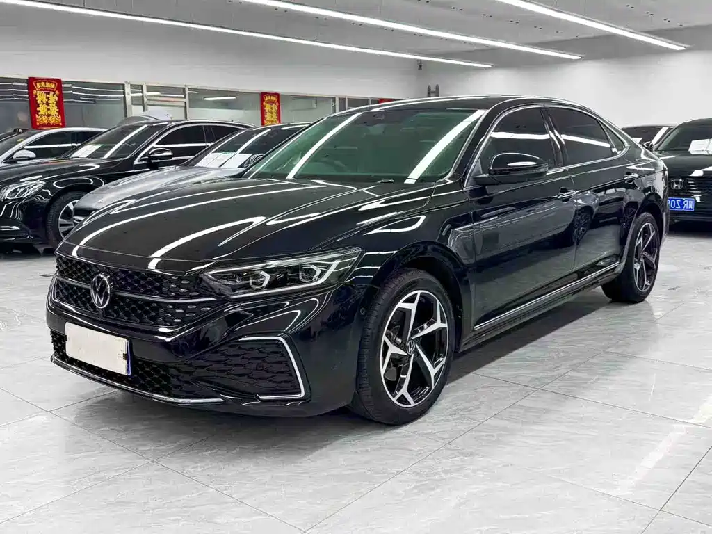 Volkswagen Passat 2023