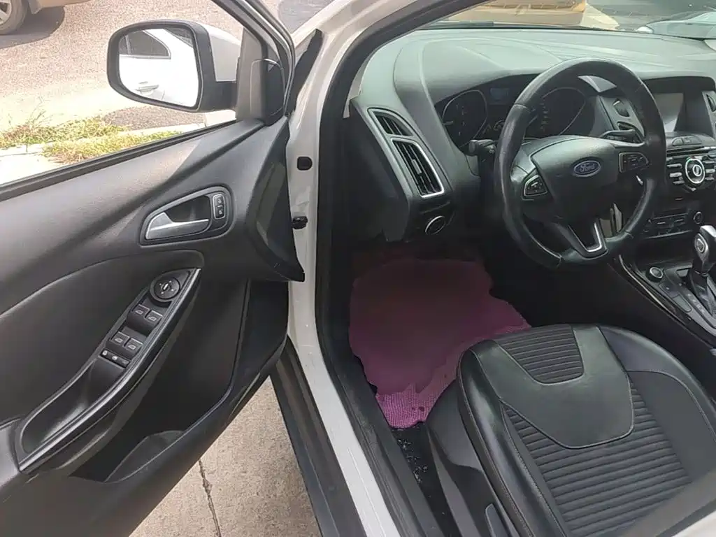 Ford Focus — миниатюра 16