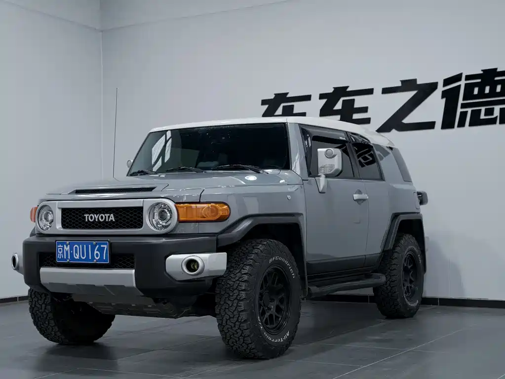 Toyota FJ Cruiser 2024