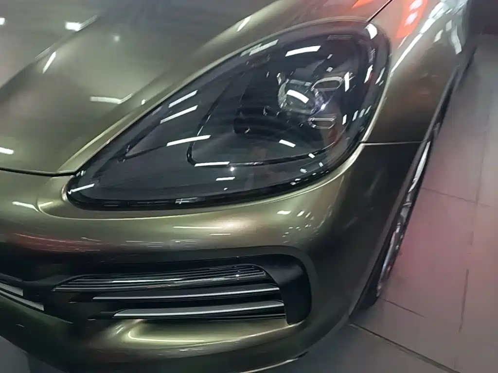 Porsche Cayenne — миниатюра 24