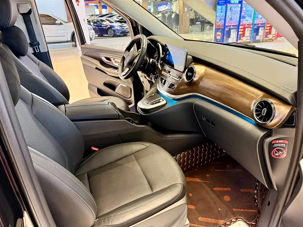 MERCEDES-BENZ V CLASS