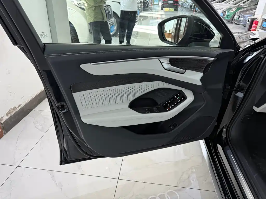 Audi A6L — миниатюра 5
