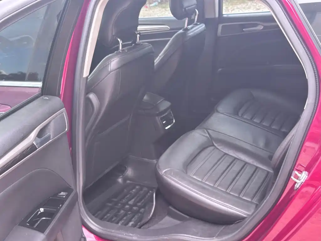 Ford Mondeo — миниатюра 6