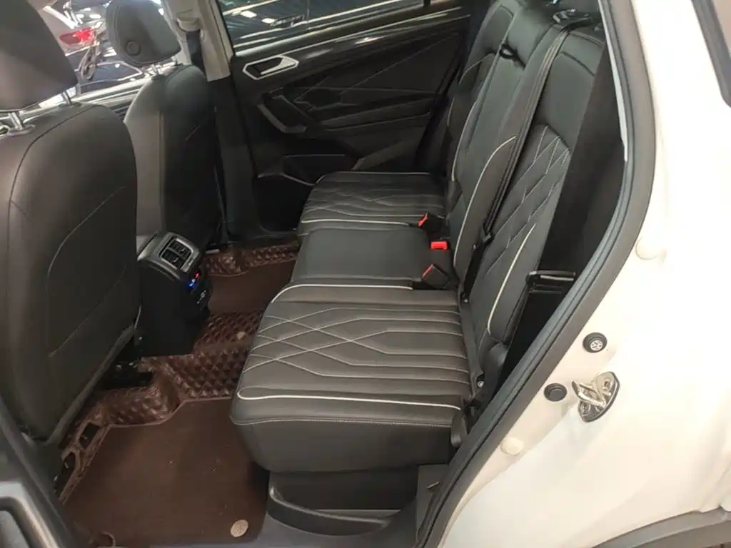 Volkswagen Tiguan L — миниатюра 17