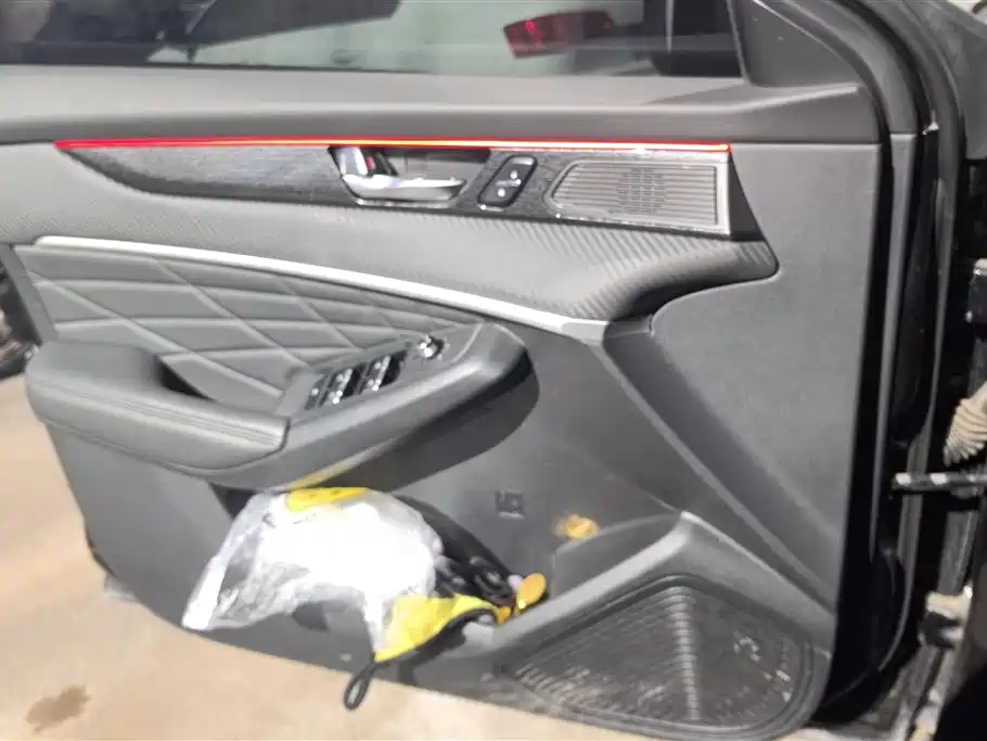 DONGFENG YI HYUN MAX