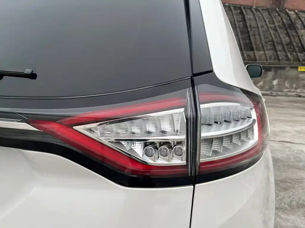 Ford Edge — миниатюра 28