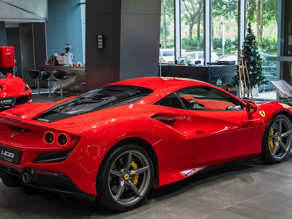 FERRARI F8