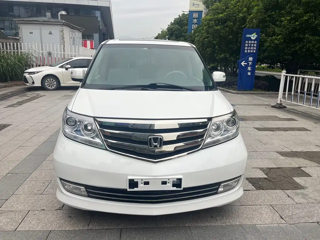 Honda Elysion 2015 2.4L VTi-S Luxury