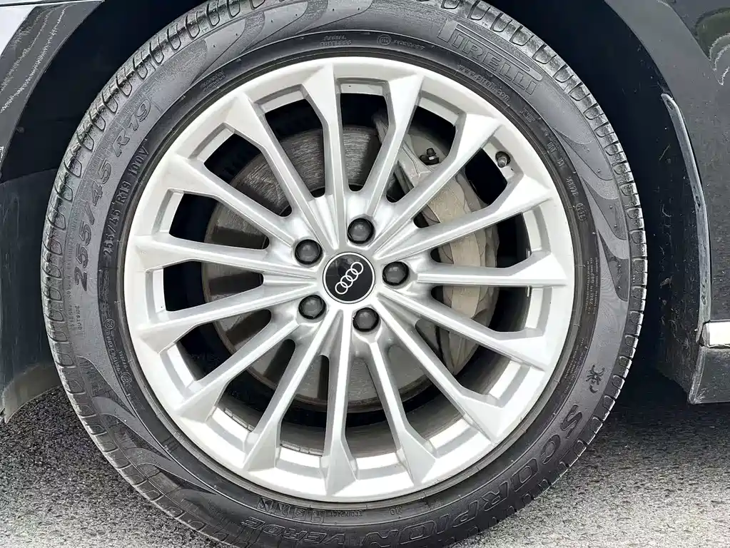 Audi A8 — миниатюра 16