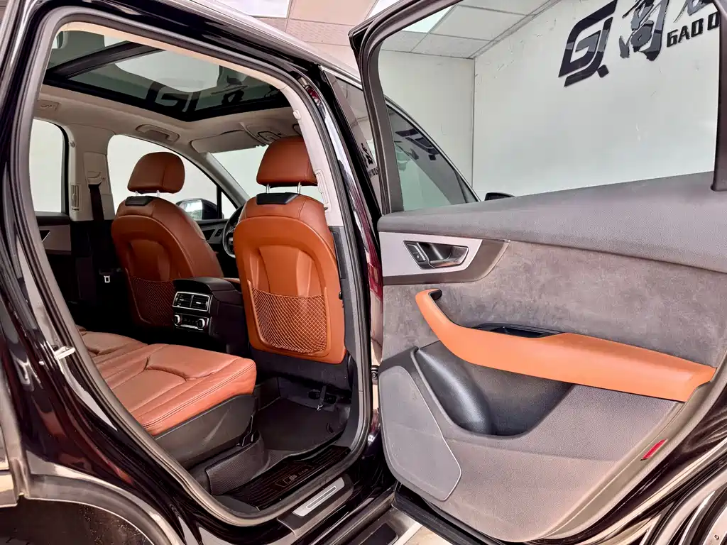 Audi Q7 — миниатюра 11