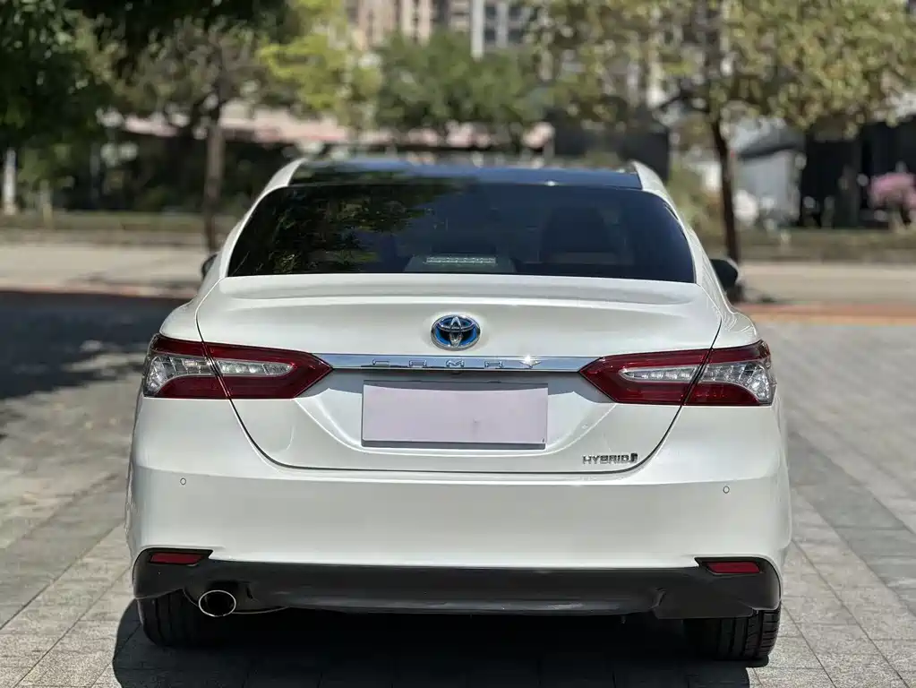 Toyota Camry — миниатюра 8
