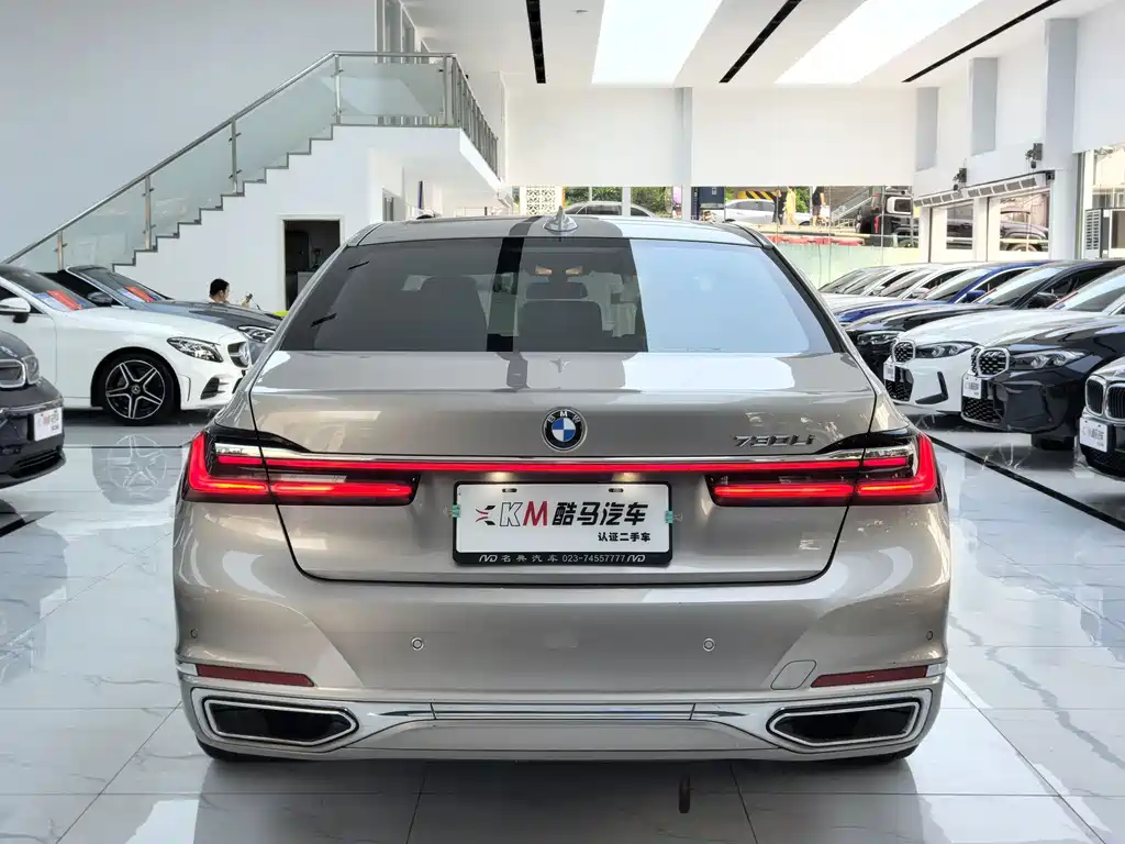 BMW 7 SERIES