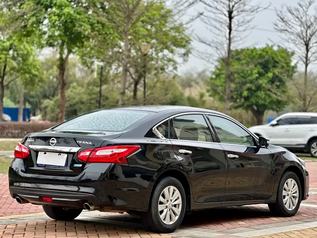NISSAN TEANA