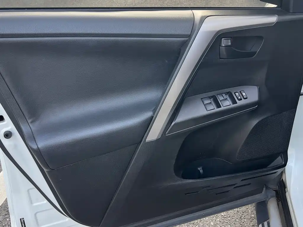 TOYOTA RAV4 RONGFANG