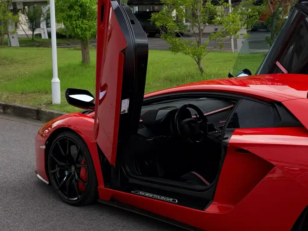 Lamborghini Aventador — миниатюра 5