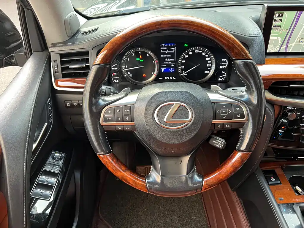 LEXUS LX