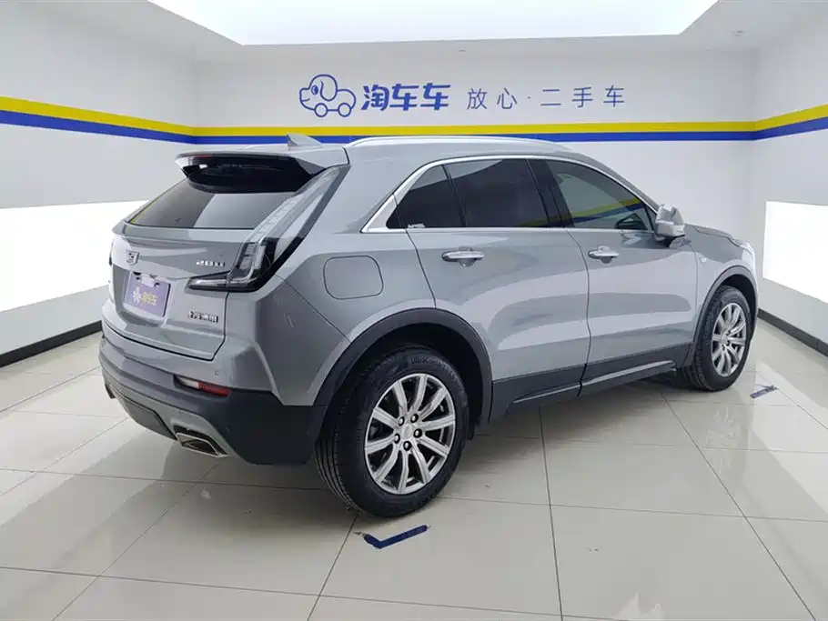 CADILLAC XT4