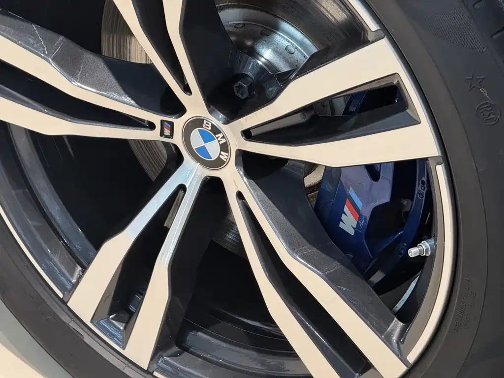 BMW X7 2023 xDrive40i Premium M Sport
