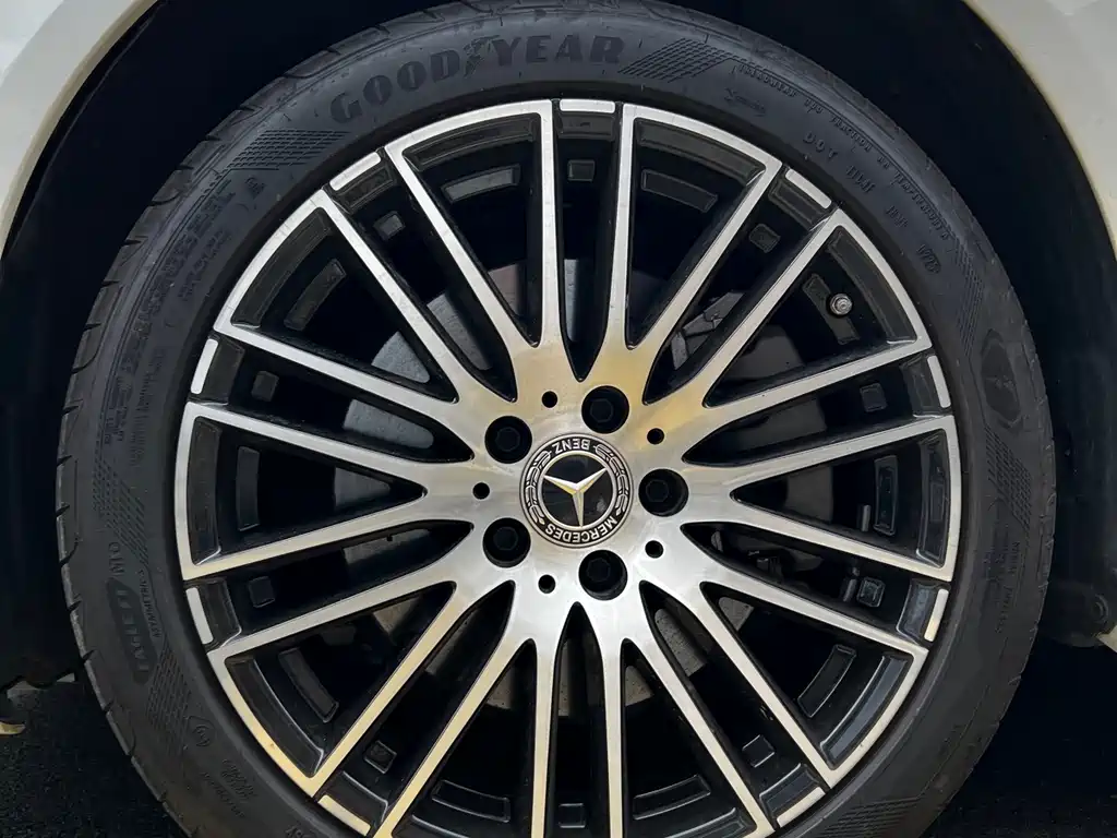 Mercedes-Benz C-Class — миниатюра 3