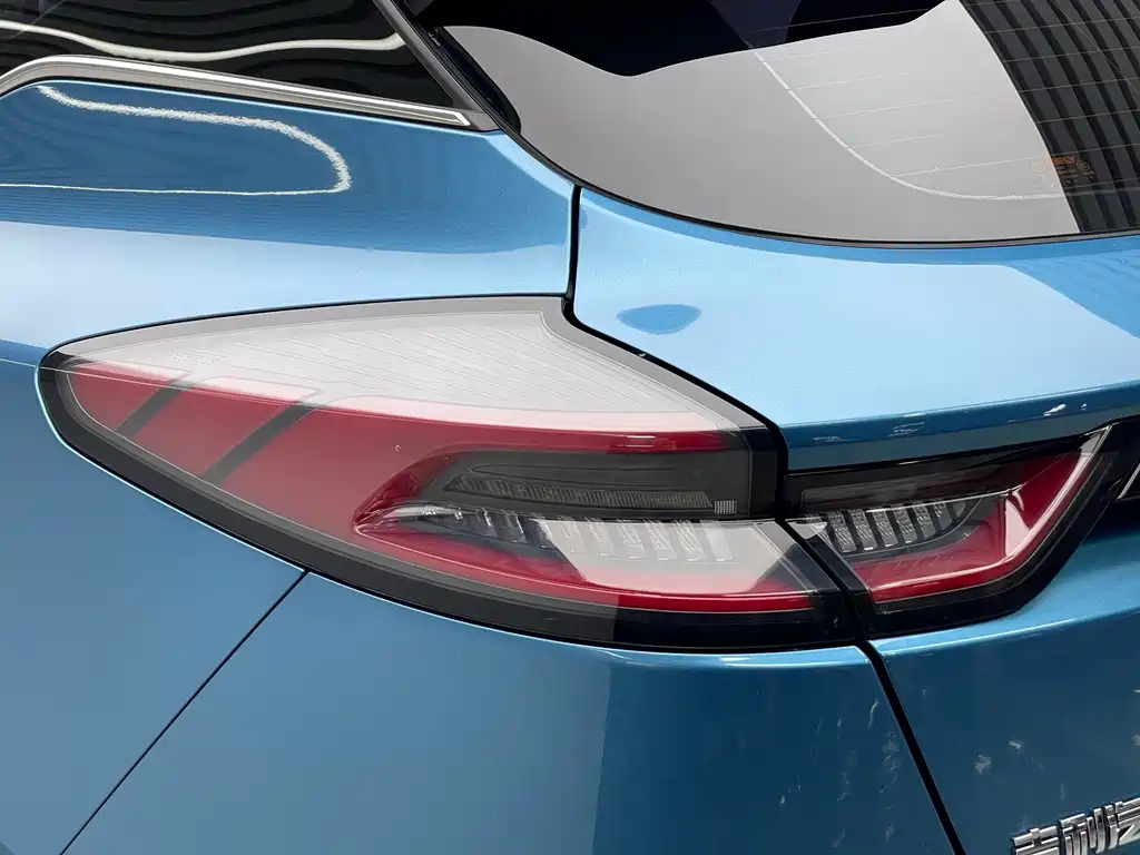 Geely Emgrand S - фото 20