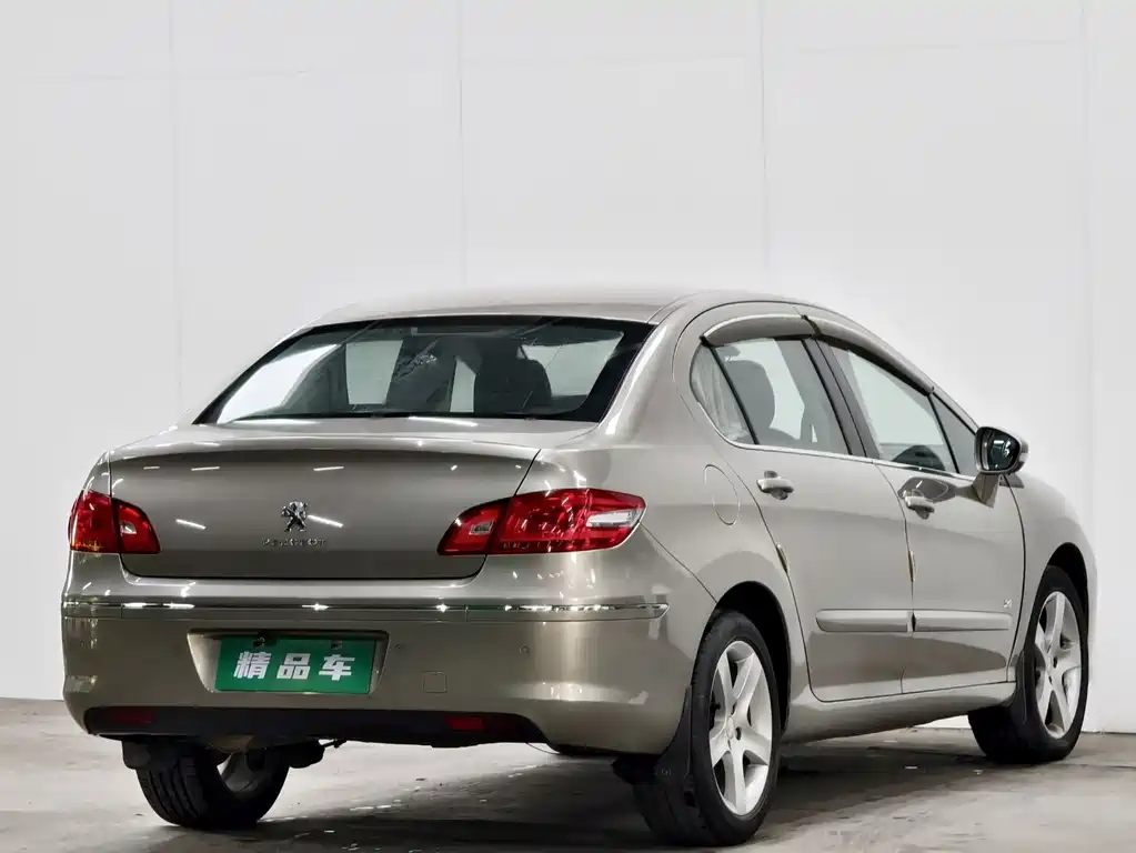 Peugeot 408 2013 2.0L MT Comfort