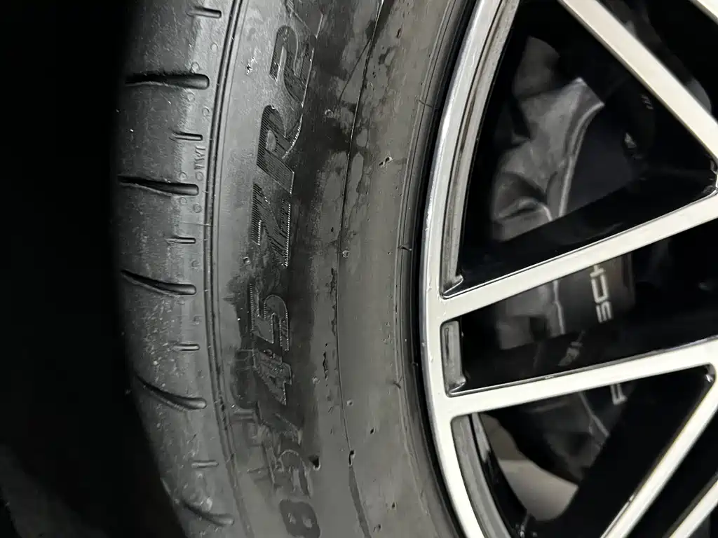 Porsche Cayenne — миниатюра 5