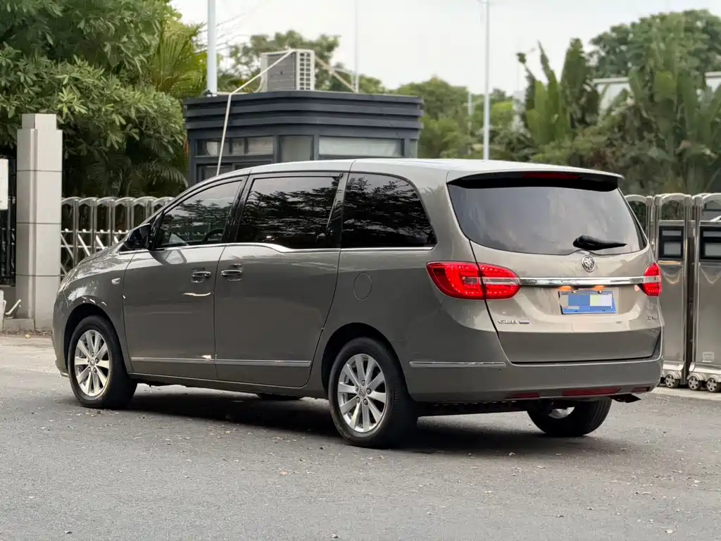 Buick GL8 — миниатюра 9