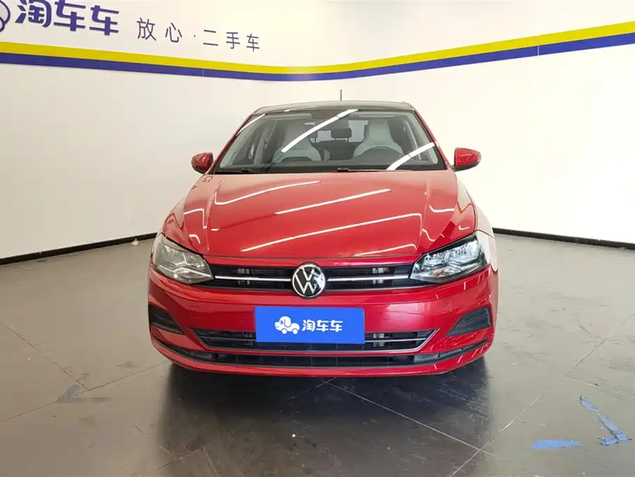 VOLKSWAGEN POLO