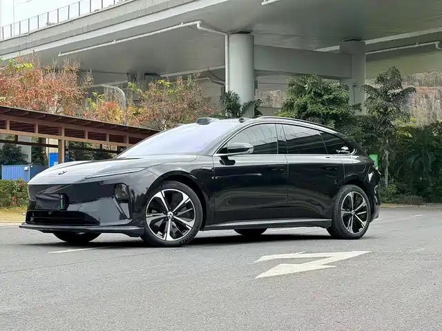NIO NIO ET5T 2024