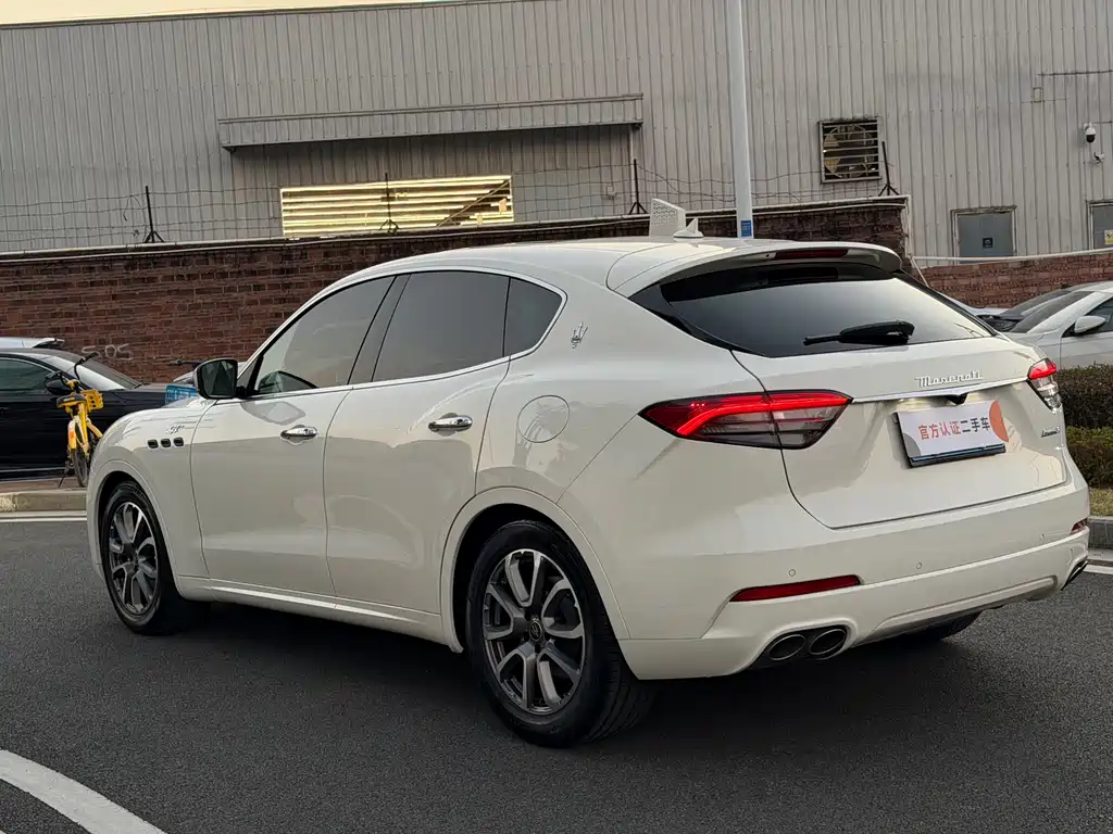 MASERATI LEVANTE