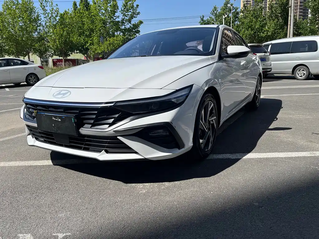 Hyundai Elantra 2024