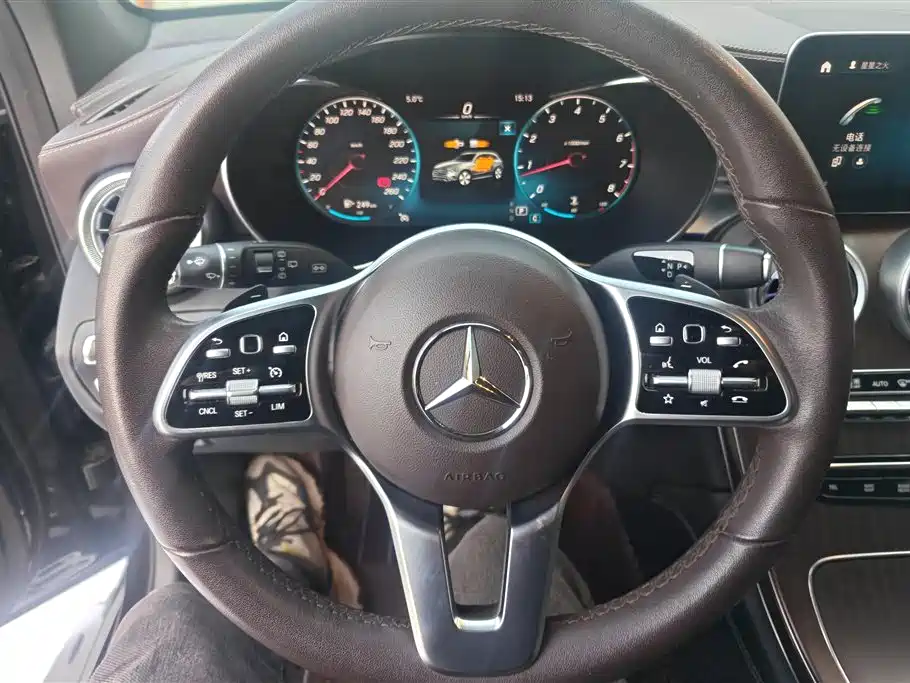 MERCEDES-BENZ GLC