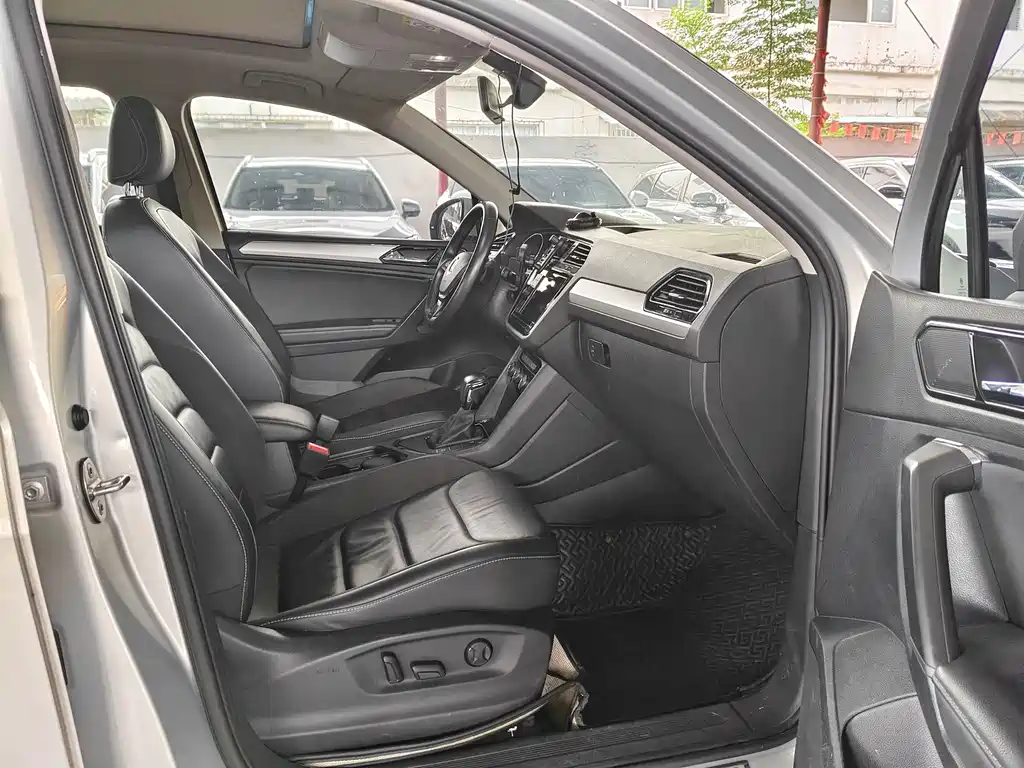 Volkswagen Tiguan L — миниатюра 6