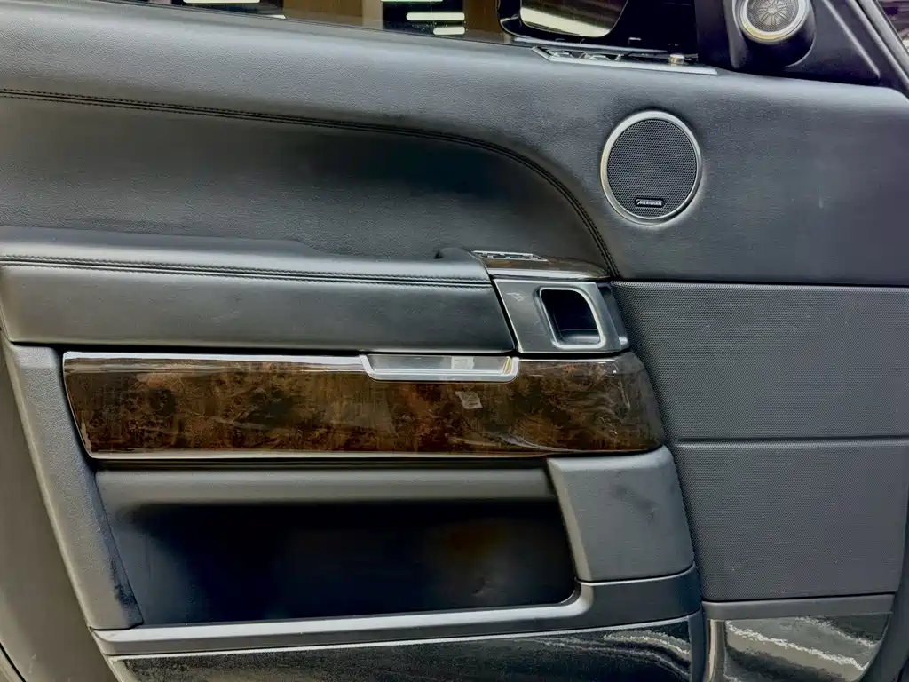 Land Rover Range Rover — миниатюра 12