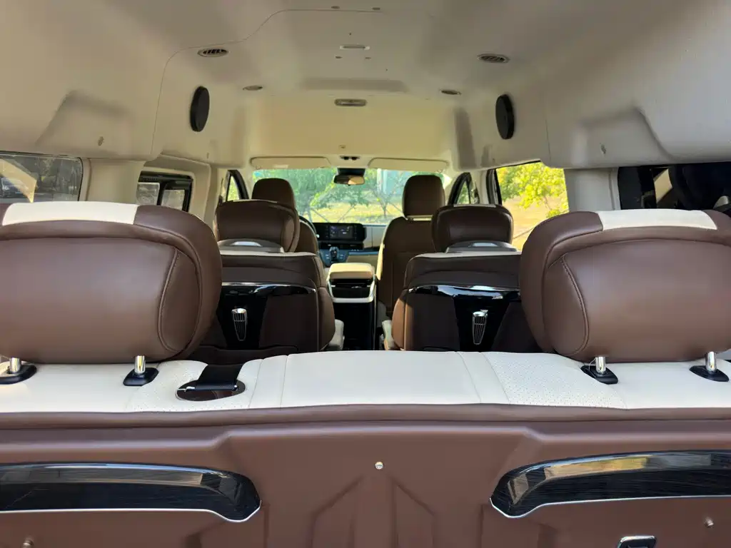Ford Transit — миниатюра 8