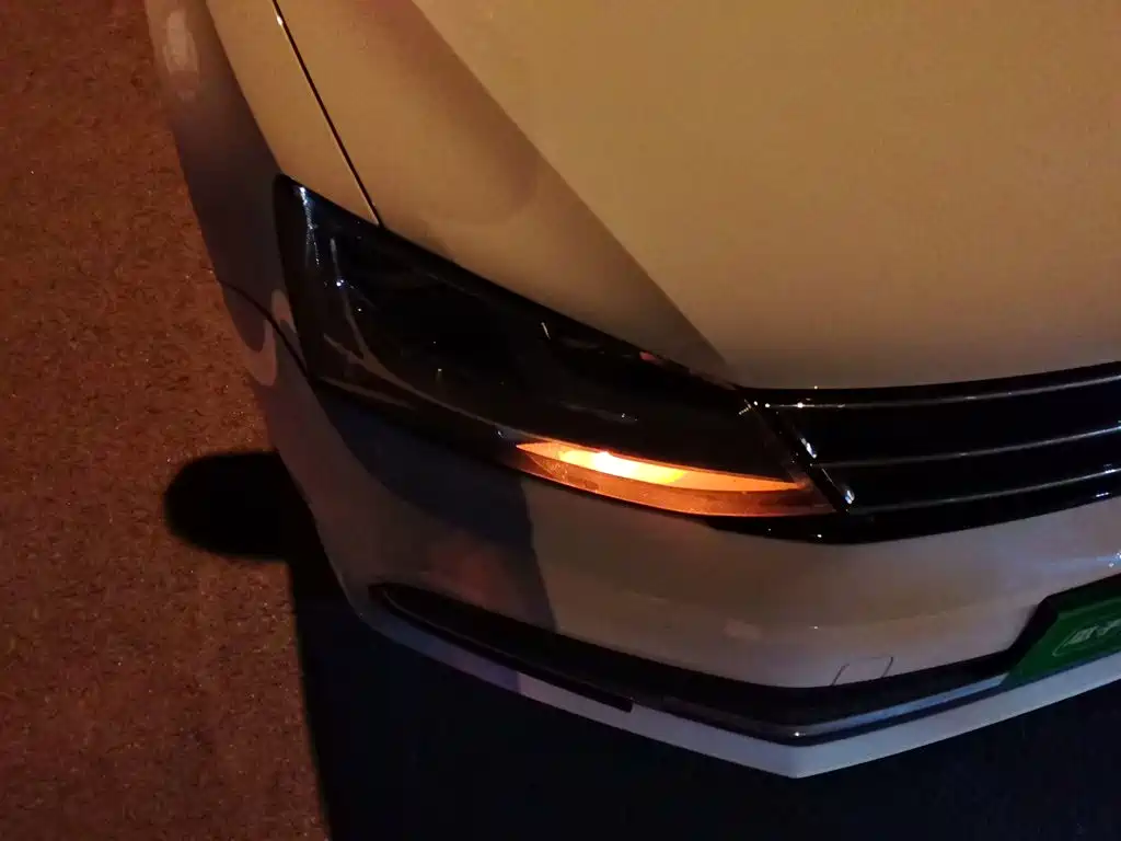Volkswagen Sagitar — миниатюра 7