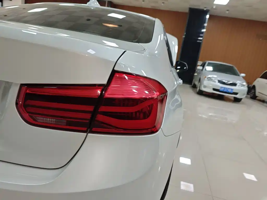 BMW 3 Series — миниатюра 8